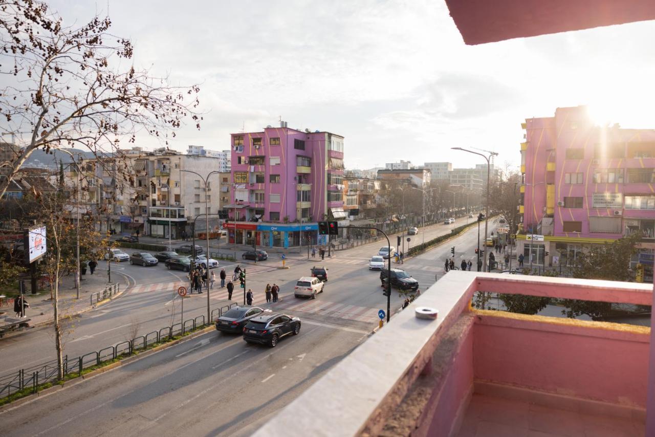 Three Doors Apartments, Kiwi 1+1 Apartment Тирана Экстерьер фото