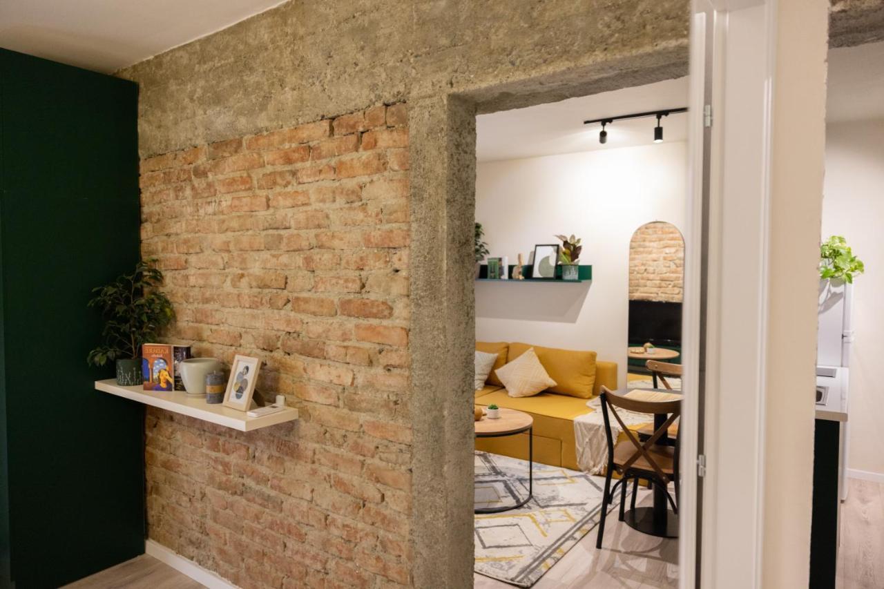 Three Doors Apartments, Kiwi 1+1 Apartment Тирана Экстерьер фото